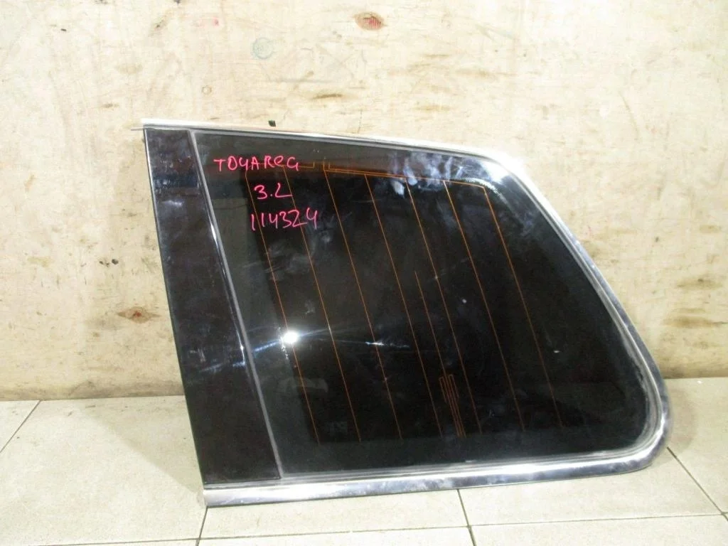 Стекло кузовное глухое левое Volkswagen Touareg 1 GP