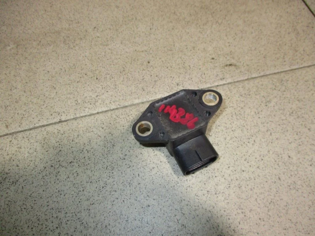 Датчик ускорения Toyota Land Cruiser Prado J120