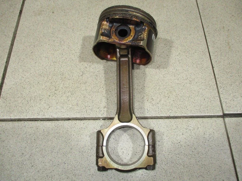 Поршень с шатуном Nissan Tiida 2012 C11