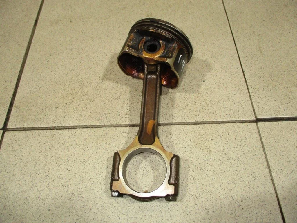 Поршень с шатуном Nissan Tiida 2012 C11