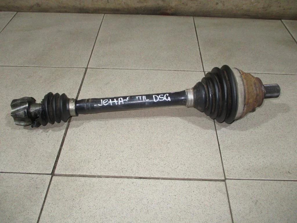 Полуось передняя левая Volkswagen Jetta 2013 A6