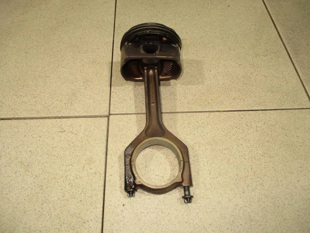 Поршень с шатуном BMW 5-Series E60, E61