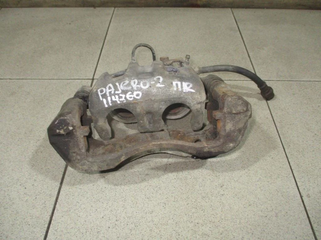 Суппорт передний правый Mitsubishi Pajero 2 1995 V20, V30, V40