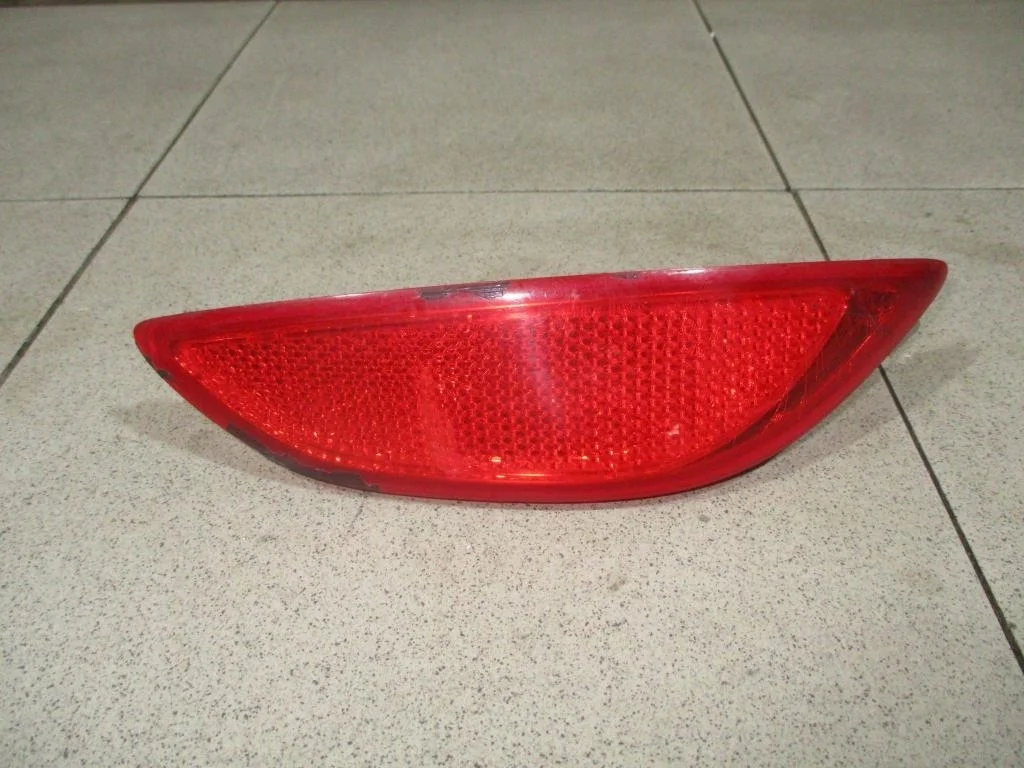 Отражатель в бампер задний правый Hyundai Solaris 1 2013 RB