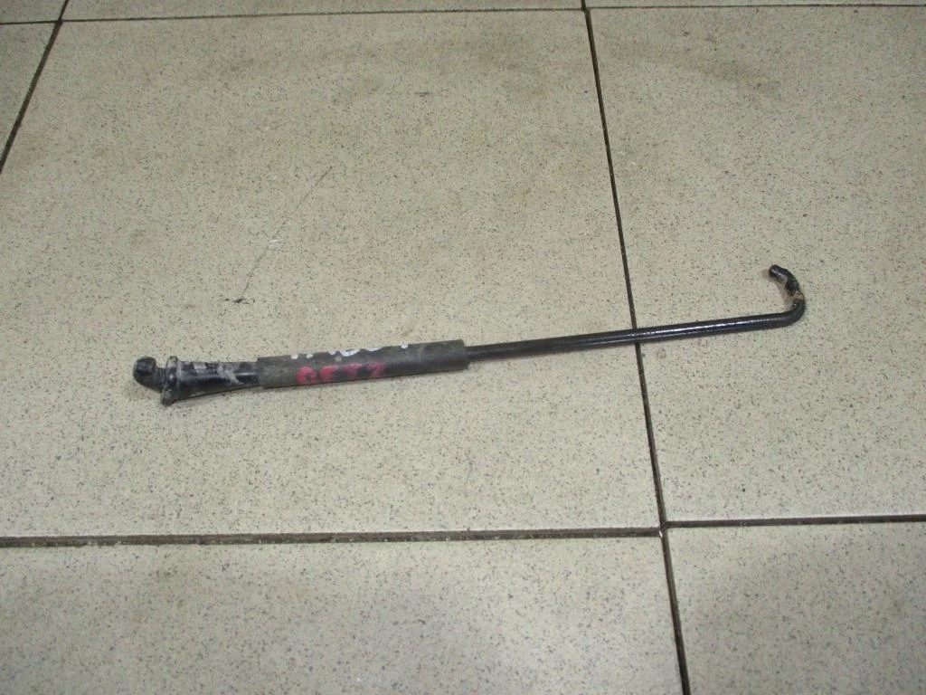 Держатель капота Hyundai Getz TB