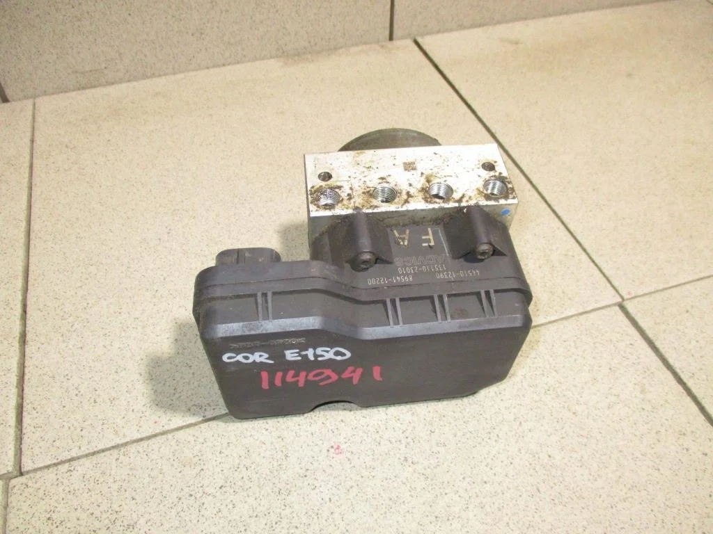 Блок abs Toyota Corolla E150