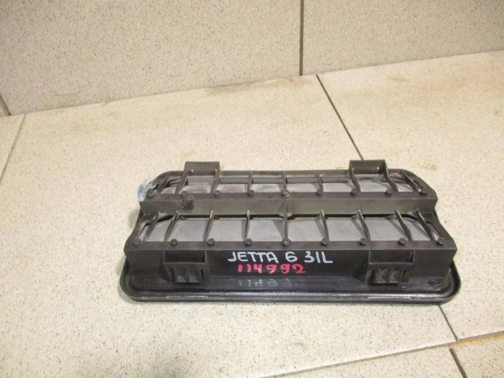 Решетка вентиляционная Volkswagen Jetta A6