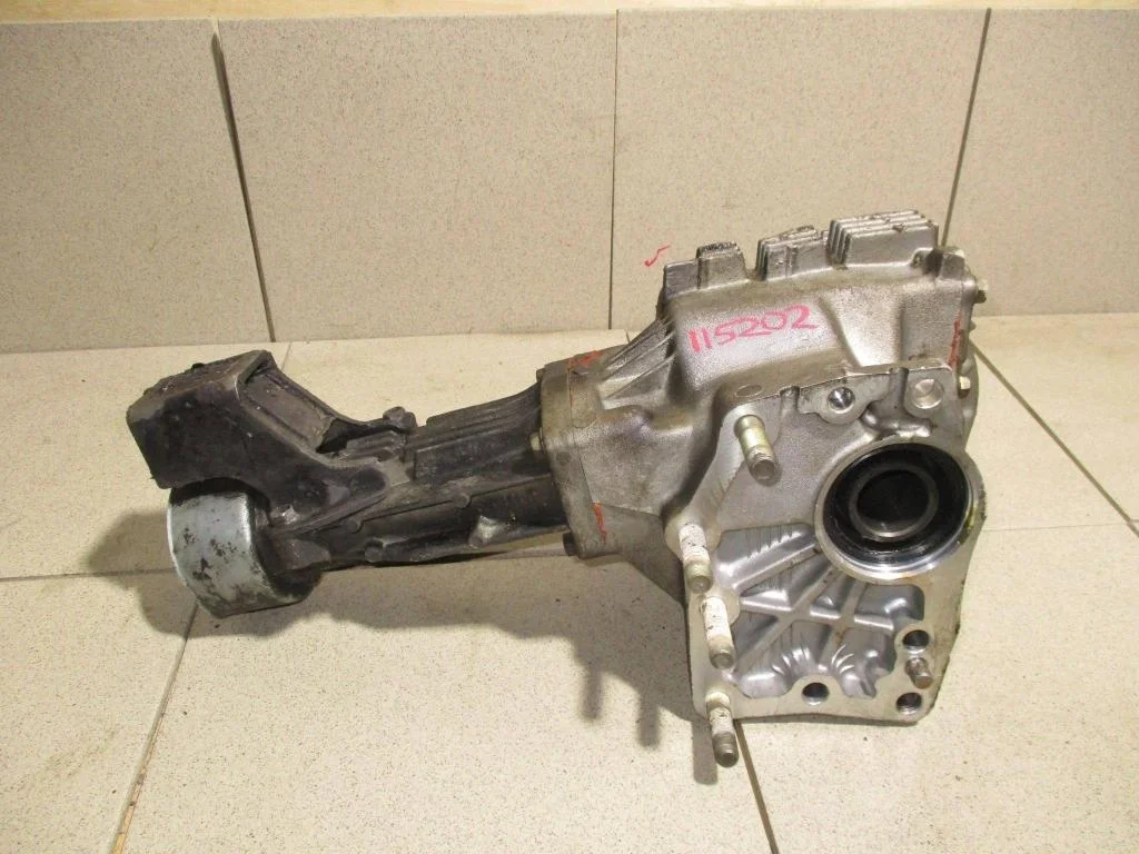 Коробка раздаточная Toyota Voxy R60