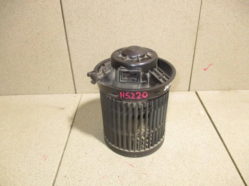 Моторчик печки Nissan Juke 2011 F15