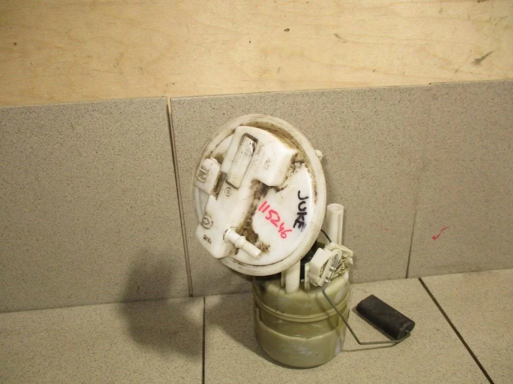 Насос топливный Nissan Juke 2011 F15