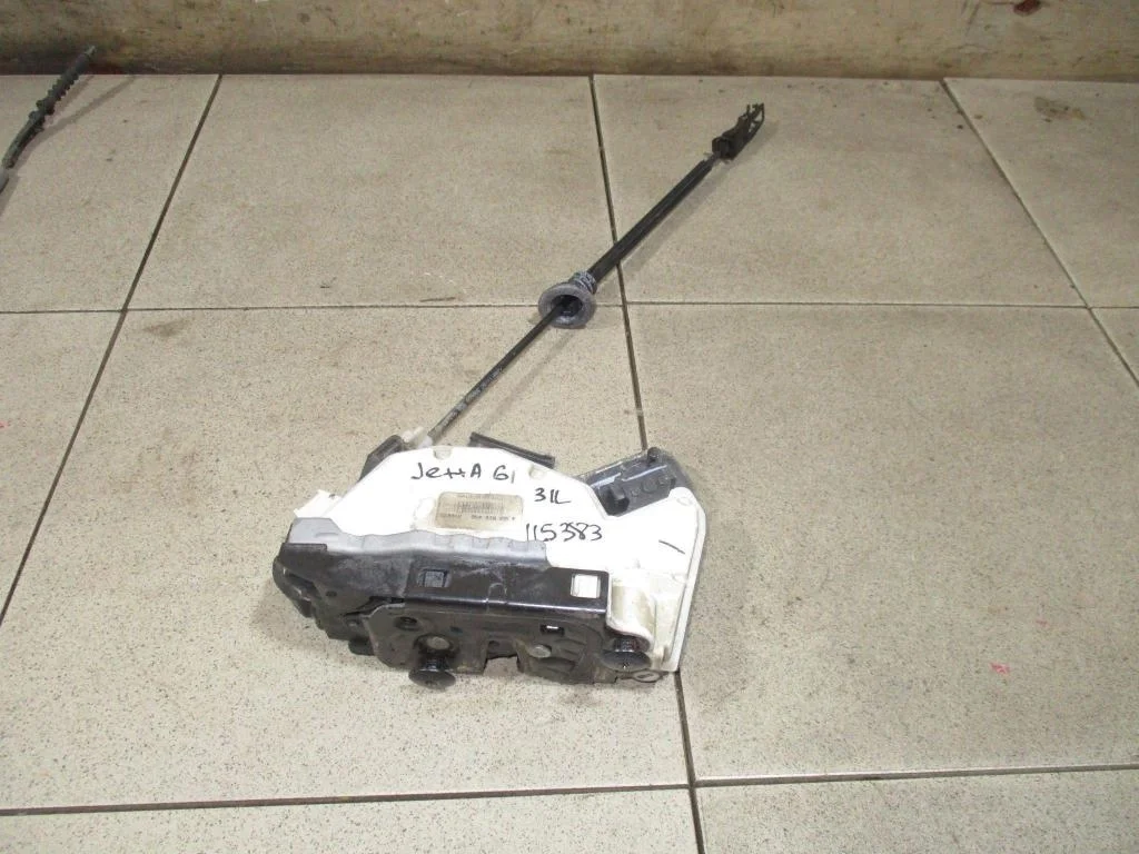 Замок двери задней левой Volkswagen Jetta A6