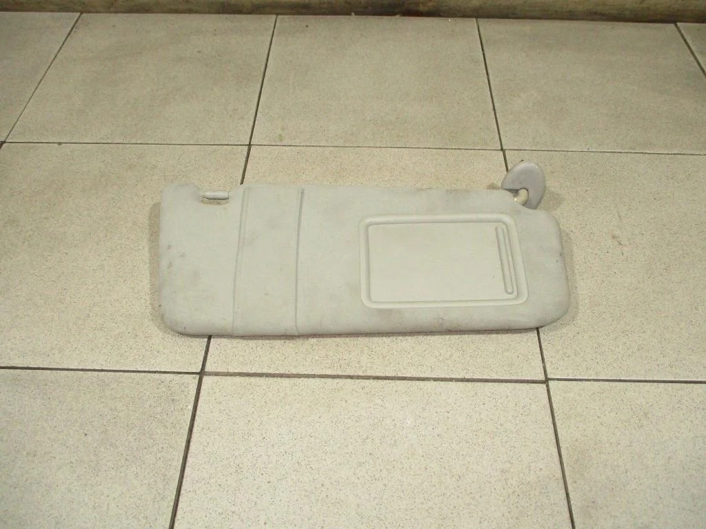 Козырек солнцезащитный правый Toyota Camry XV40