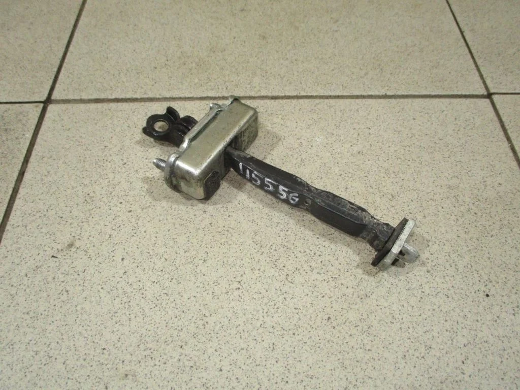 Ограничитель двери Nissan Tiida 2012 C11