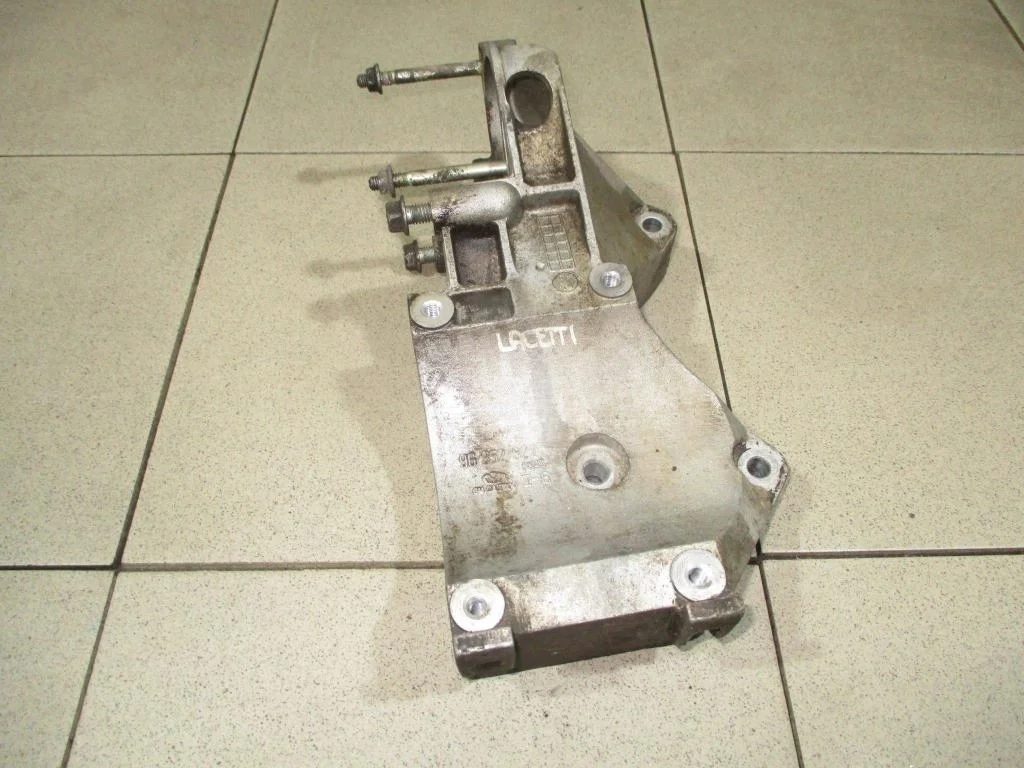 Кронштейн кондиционера Chevrolet Lacetti J200