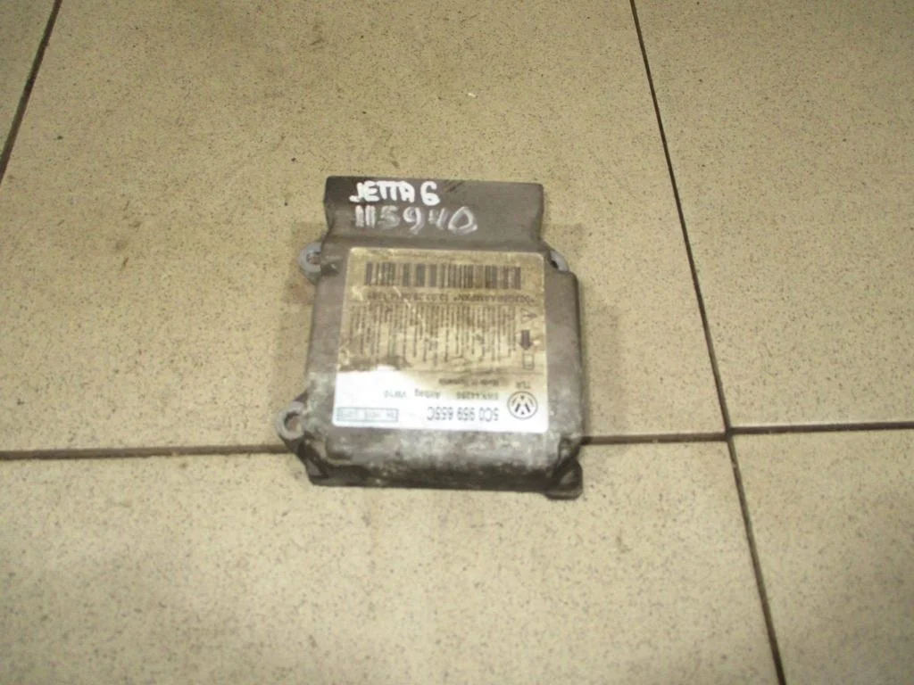 Блок управления air bag Volkswagen Jetta A6