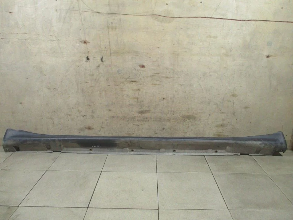 Накладка порог наружная Nissan Juke F15