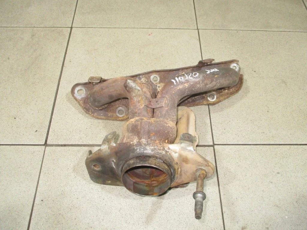 Коллектор выпускной Nissan Juke 2011 F15