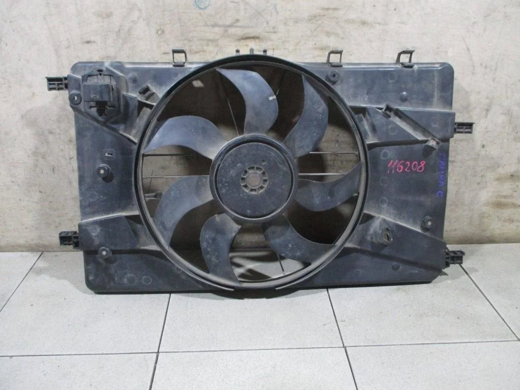 Вентилятор радиатора Opel Zafira 2012 C