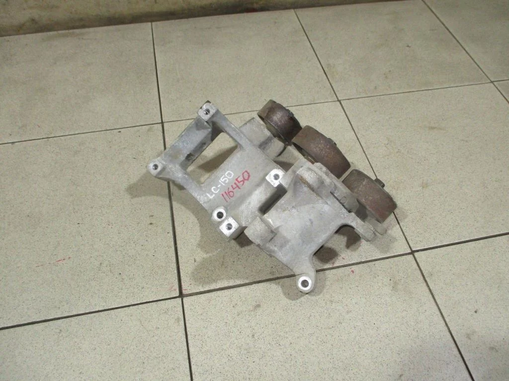 Кронштейн ролика-натяжителя ремня Toyota Land Cruiser Prado 2010 J150