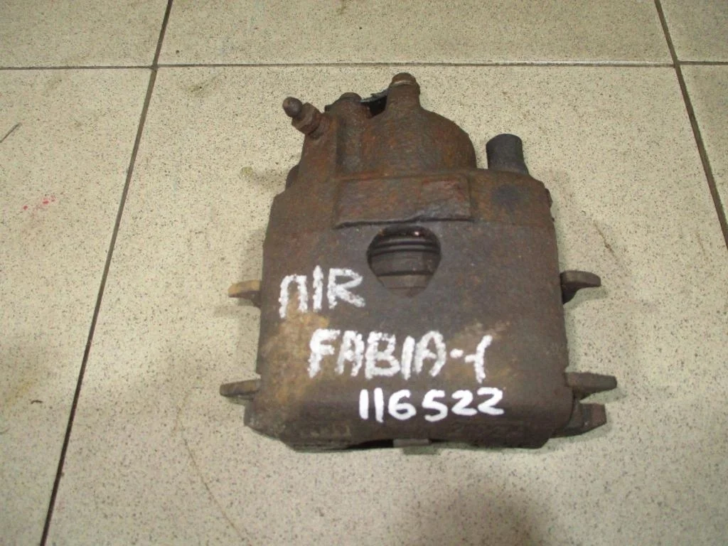 Суппорт передний правый Skoda Fabia 1 6Y