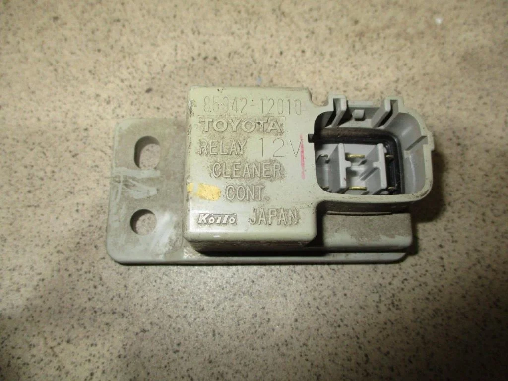 Реле Toyota Corolla E150