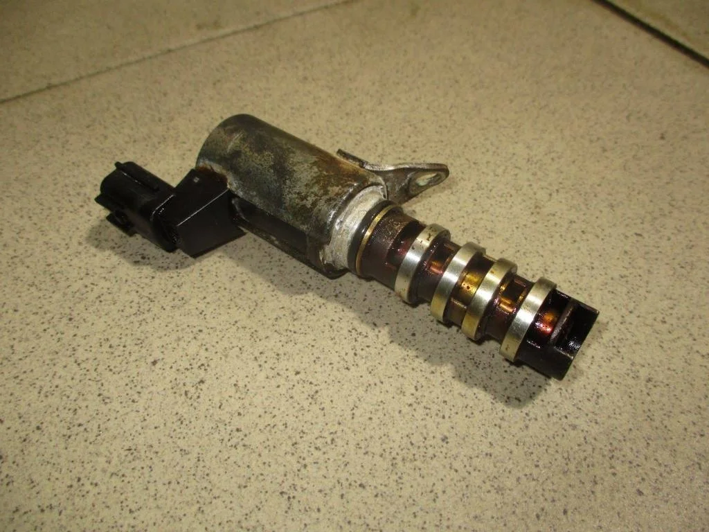 Клапан изменения фаз грм Nissan Juke 2011 F15