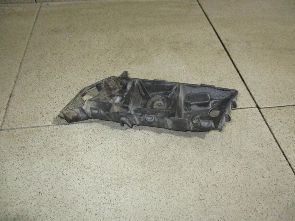 Кронштейн переднего бампера левый Chevrolet Cobalt T250