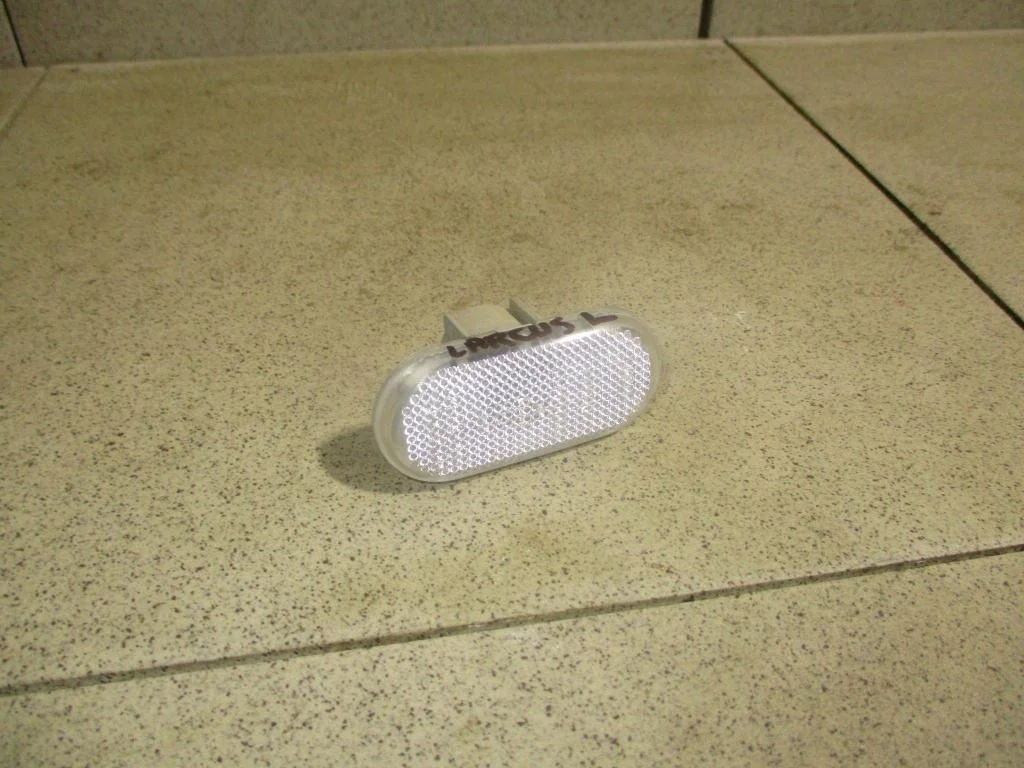 Повторитель на крыло Лада Ларгус R90