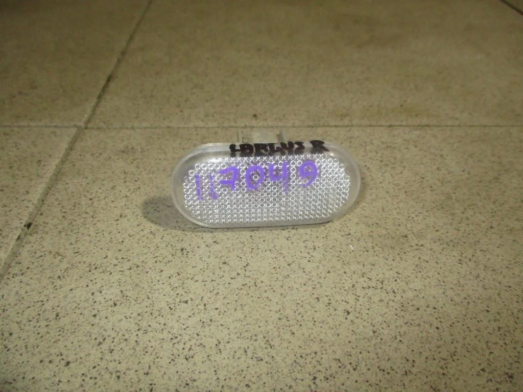 Повторитель на крыло Лада Ларгус R90