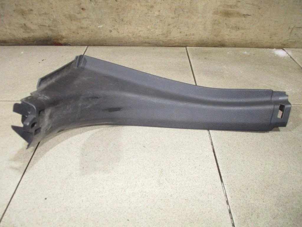 Обшивка багажника Ford Focus 2018 3