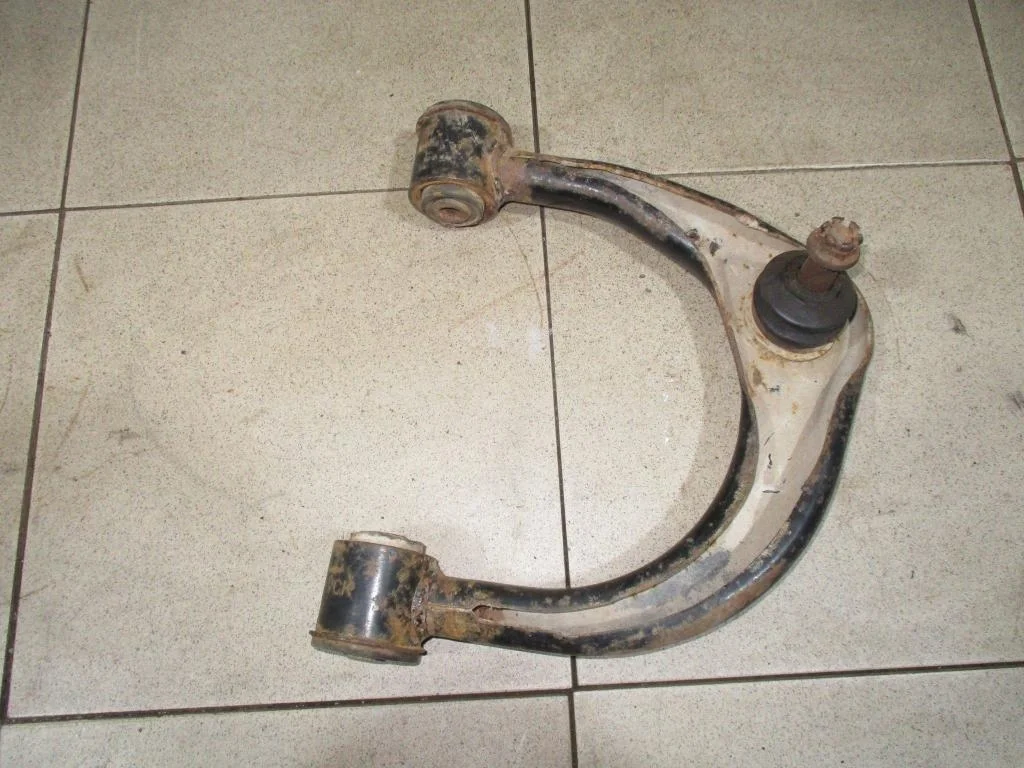 Рычаг передний верхний правый Toyota Land Cruiser Prado J120