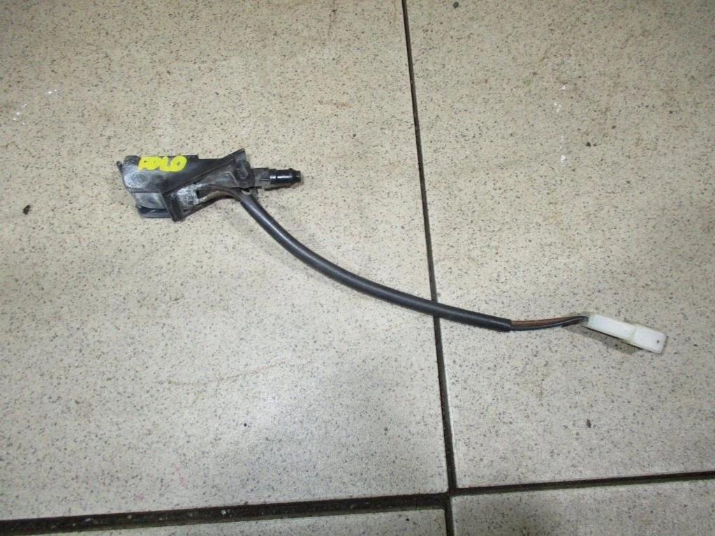 Форсунка омывателя лобового стекла Volkswagen Polo 5