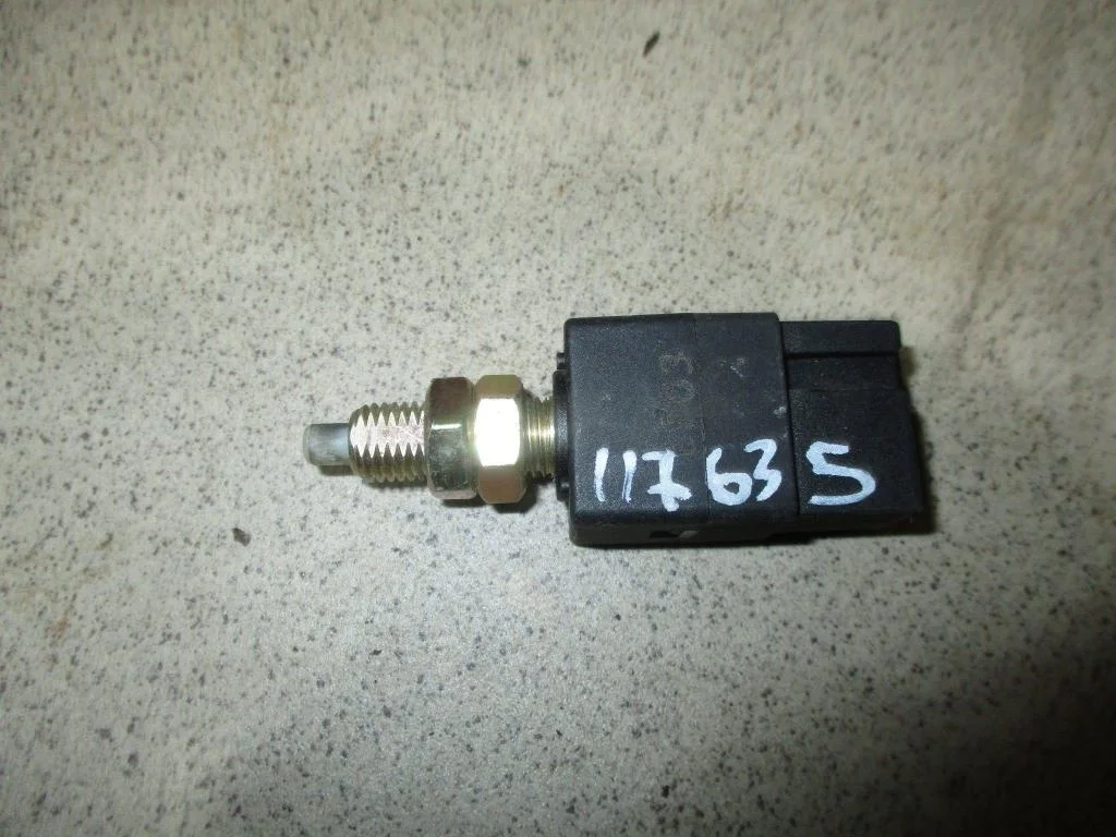 Датчик включения стопсигнала Hyundai Getz TB