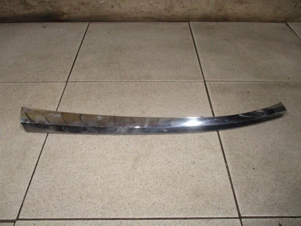 Накладка решетку правая Toyota Camry 2016 XV50