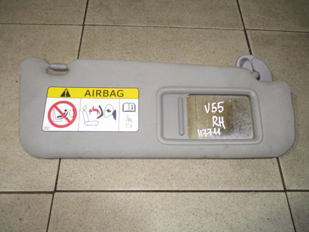 Козырек солнцезащитный правый Toyota Camry 2016 XV50