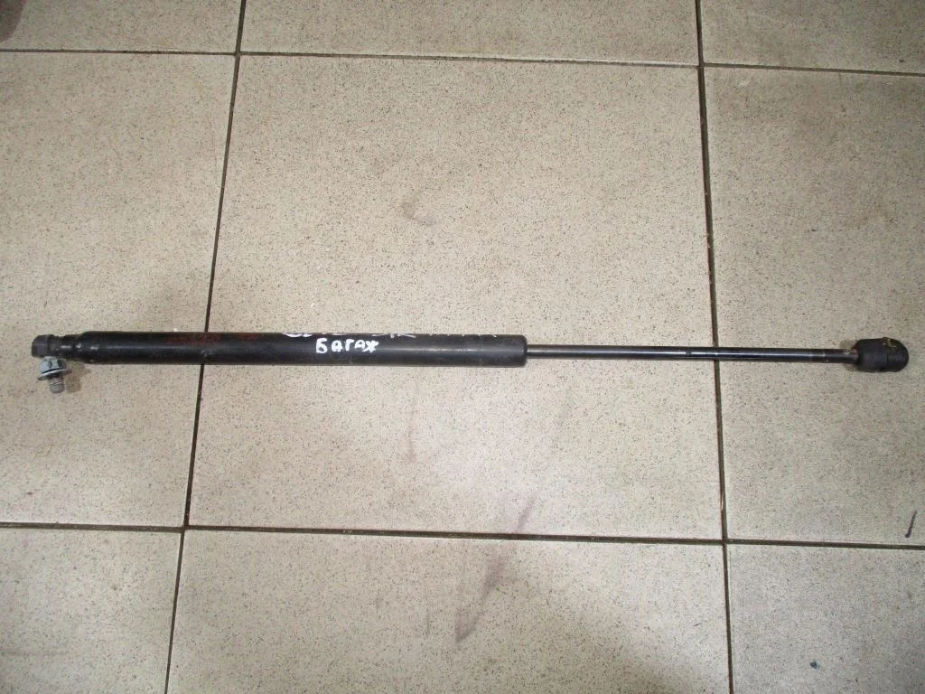 Амортизатор двери багажника Hyundai Getz TB