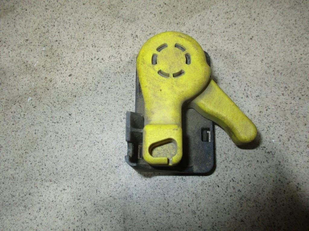 Ручка открывания капота Ford Focus 3