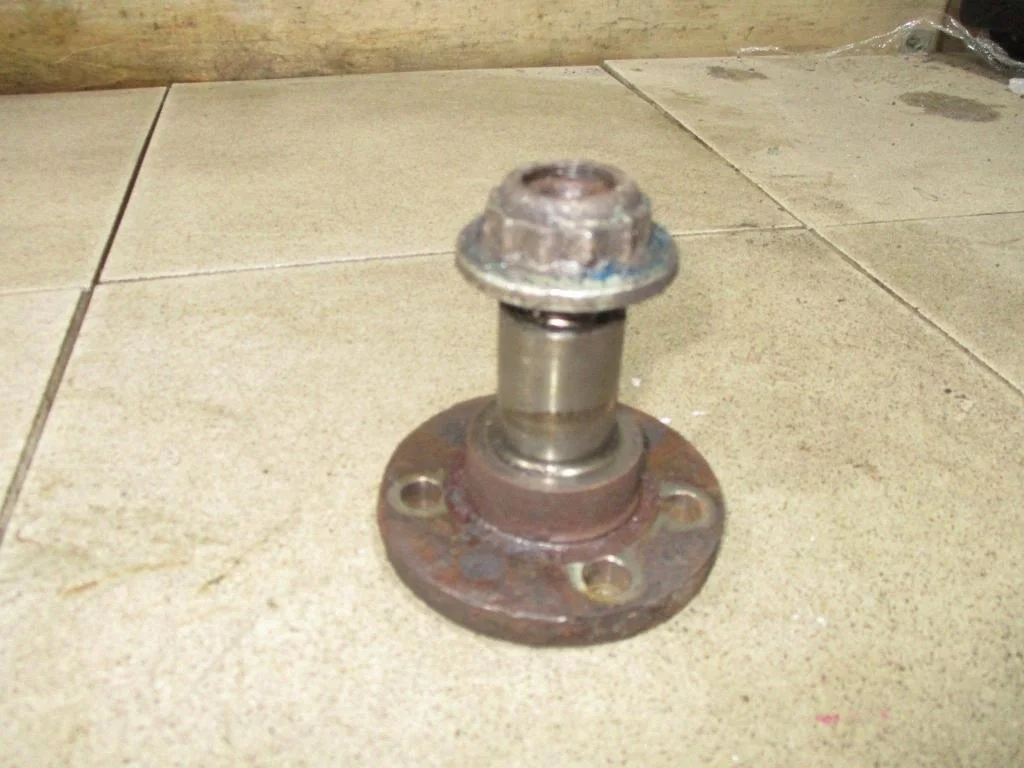 Цапфа Skoda Fabia 1 2005 6Y