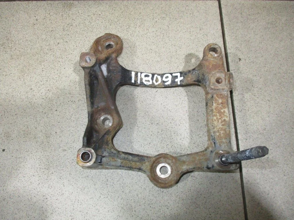 Кронштейн кондиционера Toyota Camry XV50