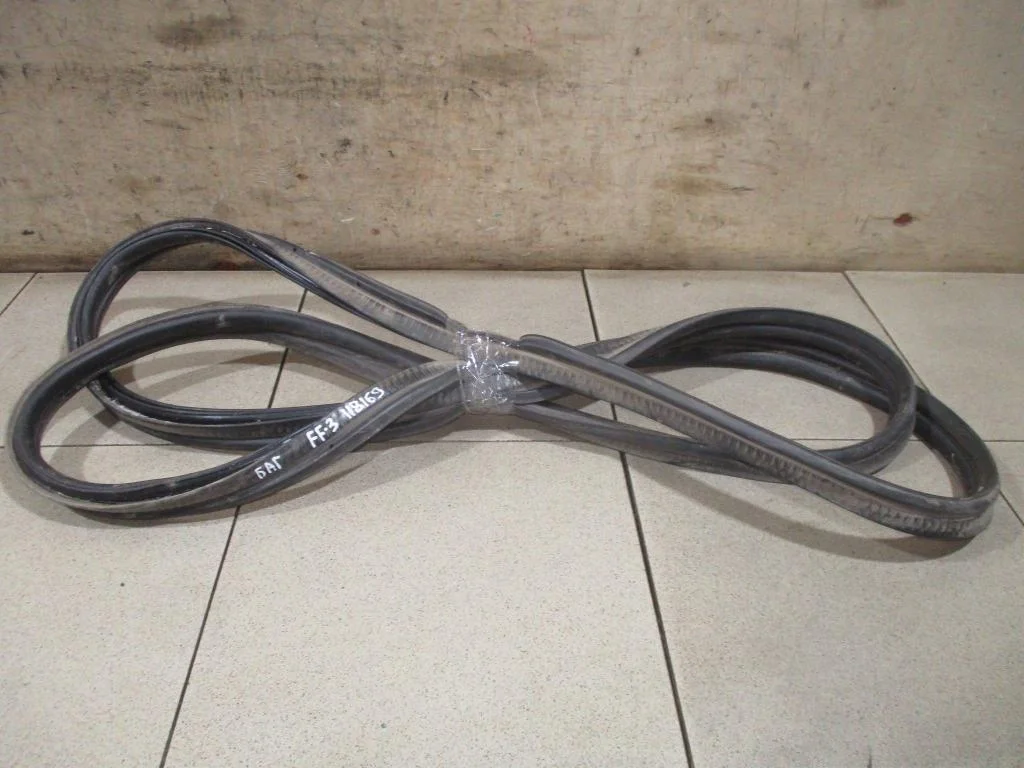 Уплотнитель багажника Ford Focus 2018 3