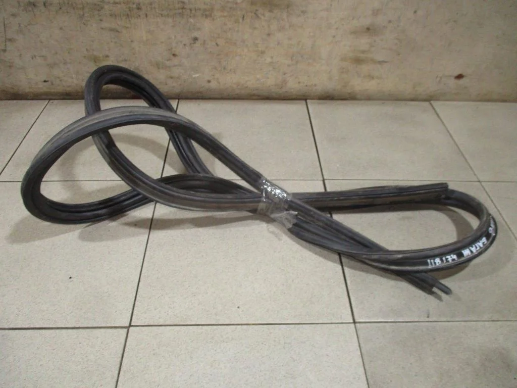 Уплотнитель багажника Volkswagen Jetta A6