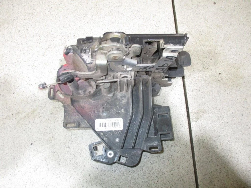 Замок двери задней левой Skoda Fabia 1 2005 6Y