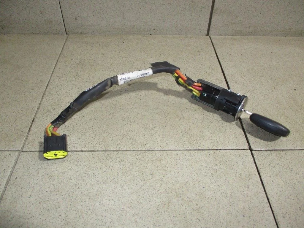 Замок зажигания Лада Ларгус R90