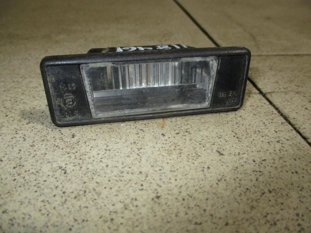 Фонарь подсветки номера Nissan Juke 2011 F15