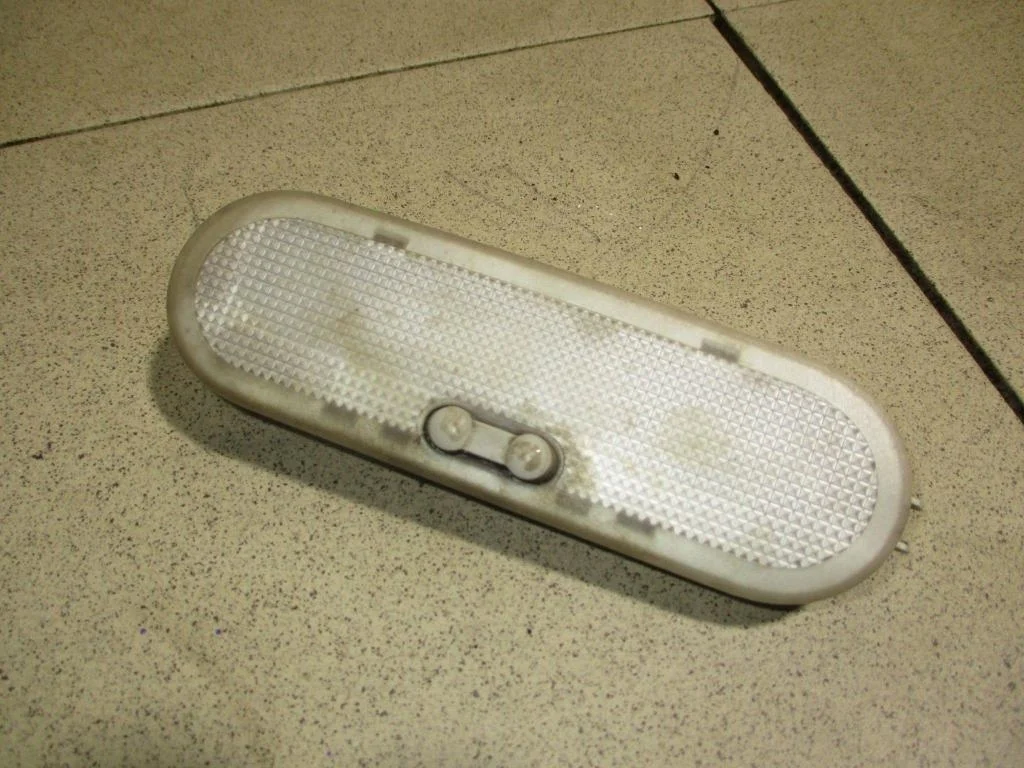 Плафон салонный Лада Ларгус R90