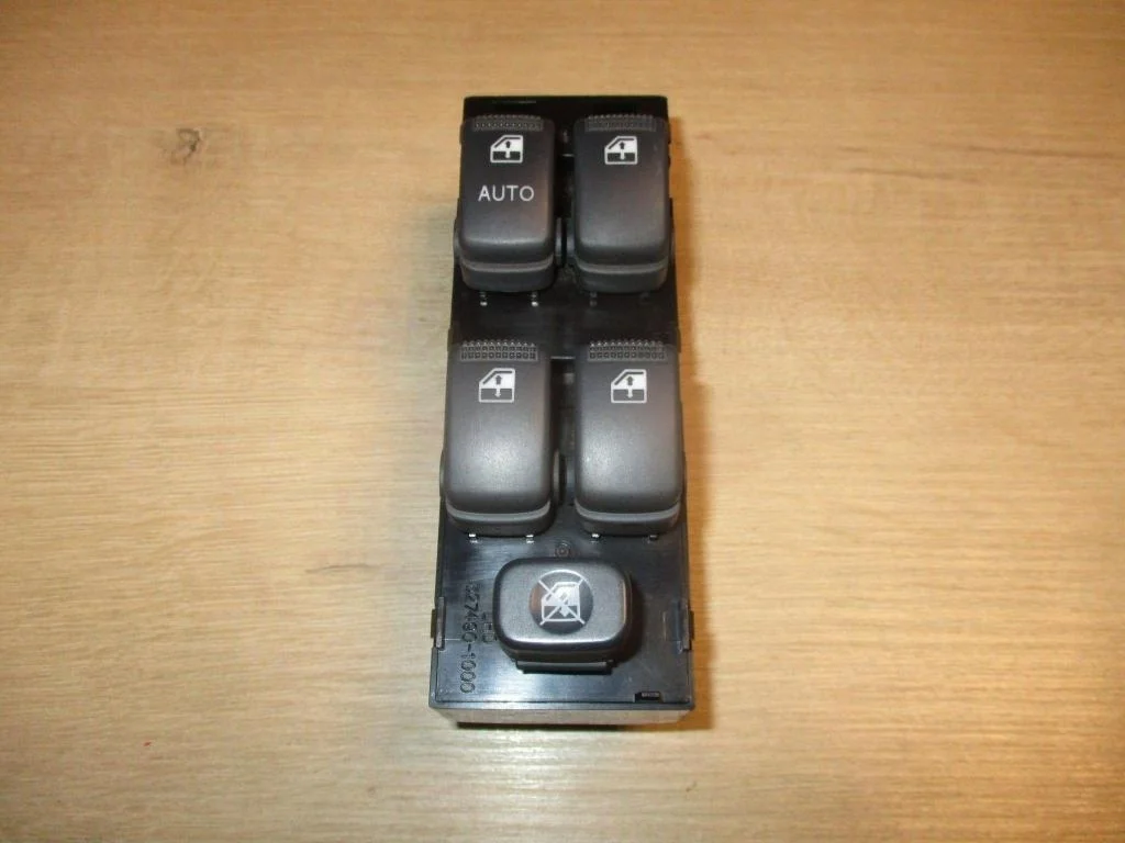 Блок управления стеклоподъемниками Hyundai Getz TB