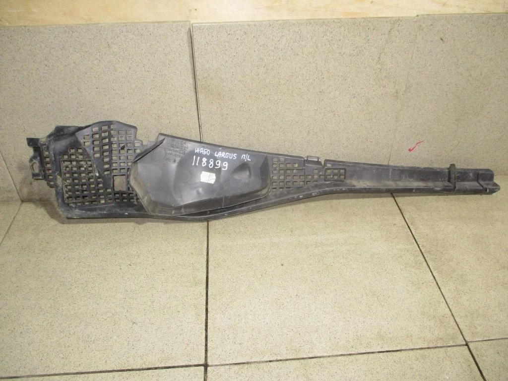 Решетка стеклоочистителя Лада Ларгус R90