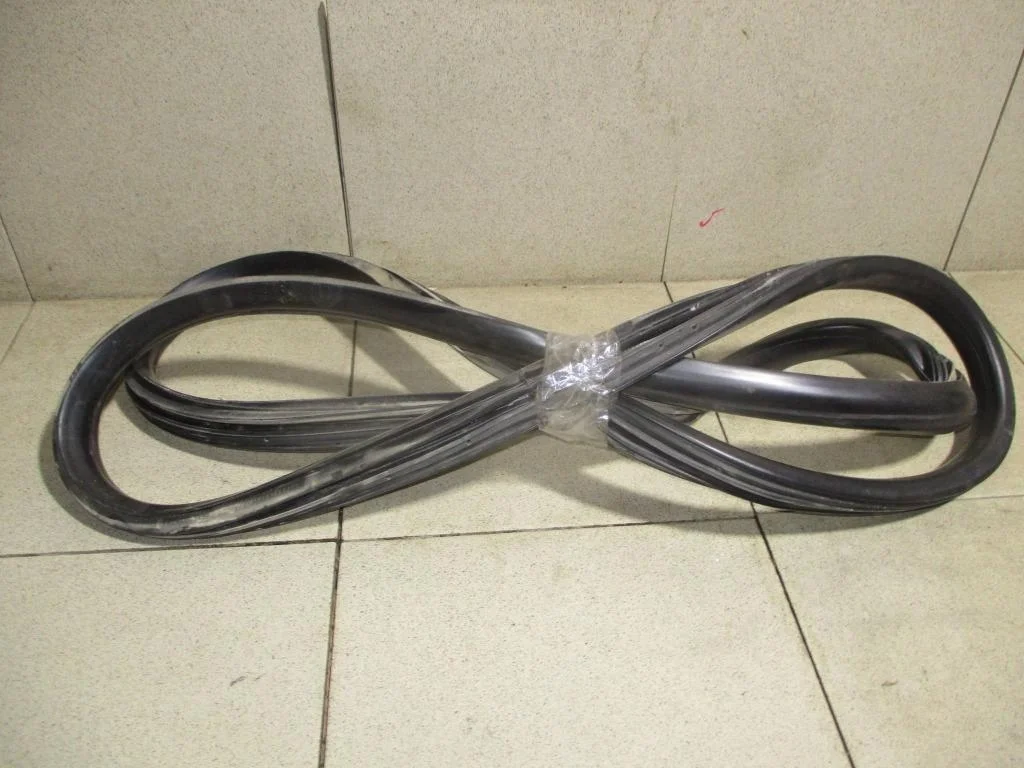 Уплотнитель двери Hyundai Getz TB