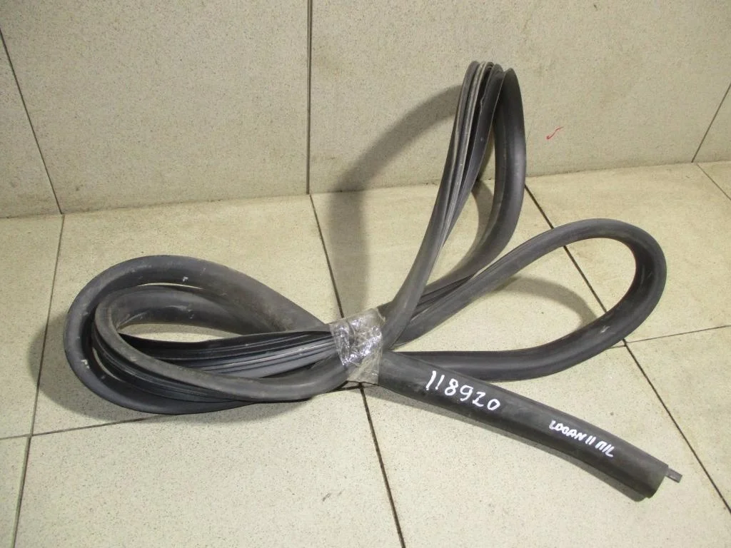 Уплотнитель двери Renault Logan 2 L52