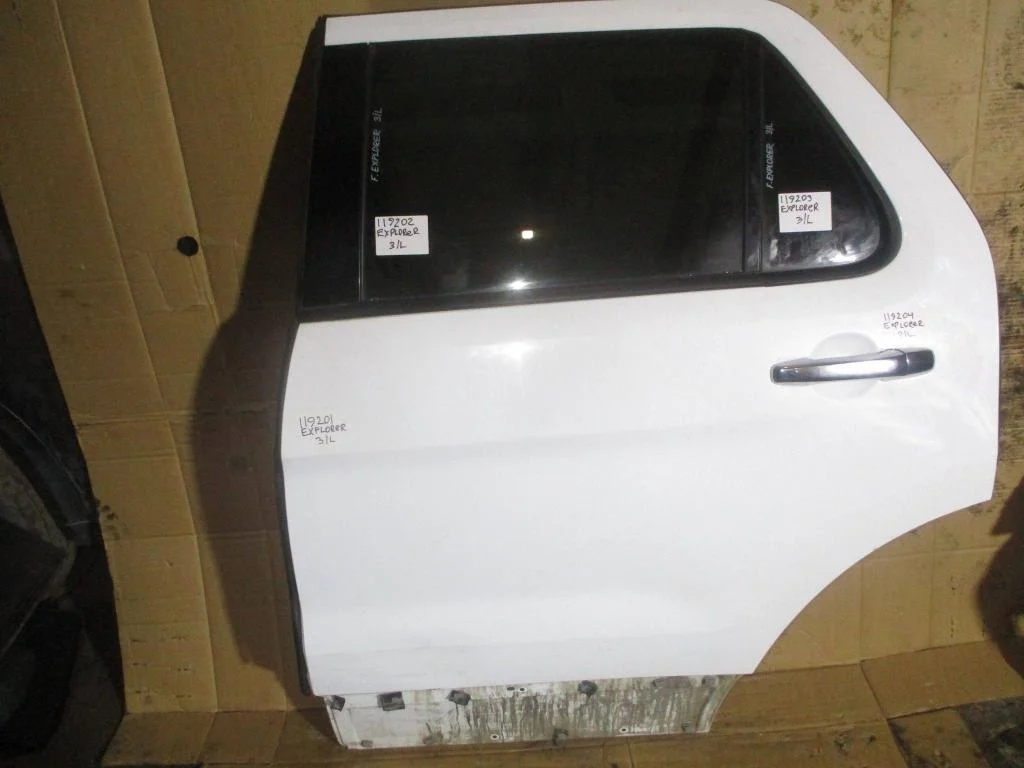 Дверь задняя левая Ford Explorer U502